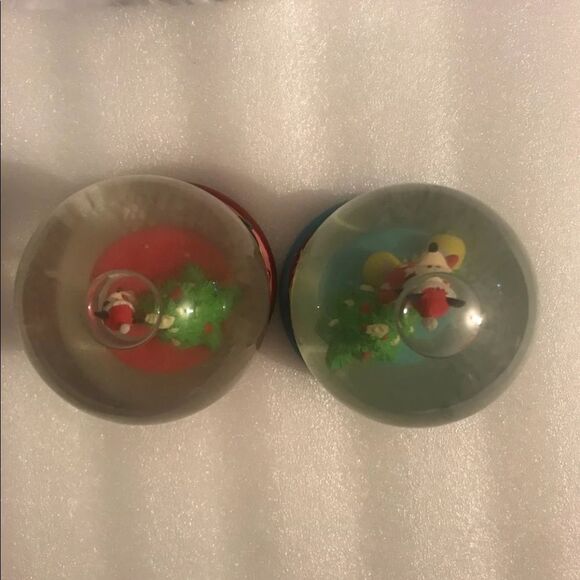 Disney mickey mouse and minnie mouse musical christmas snow globes set - Picture 8 of 8